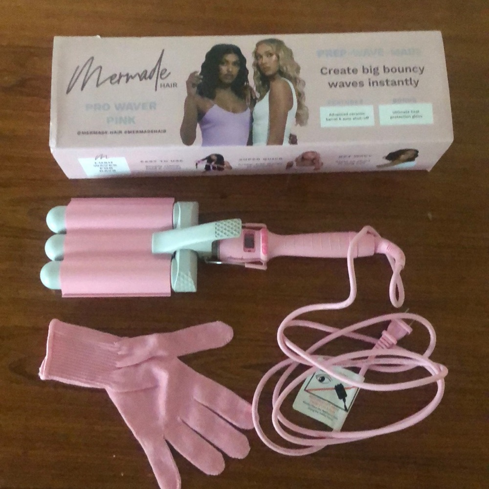 New! Never been used mermaid hair barrel for crimping mermaid waves